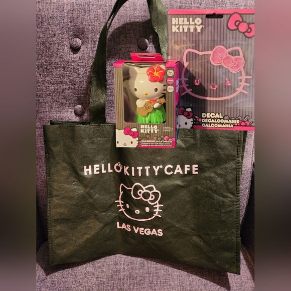 Hello Kitty Handbags - Hello Kitty Hula Dancer Decal & Tote Bag🌺